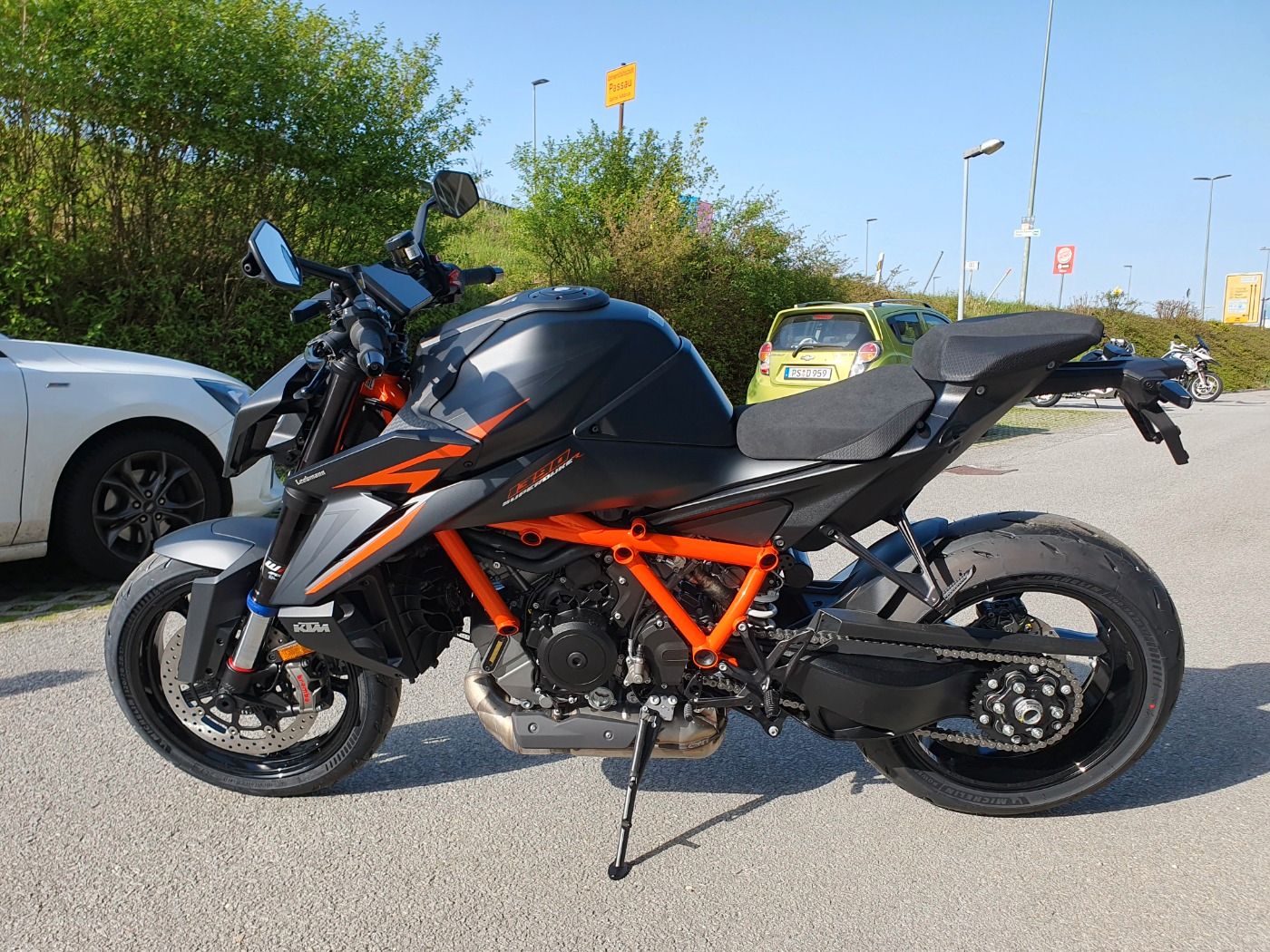 Fahrzeugabbildung KTM 1390 Super Duke R 2024