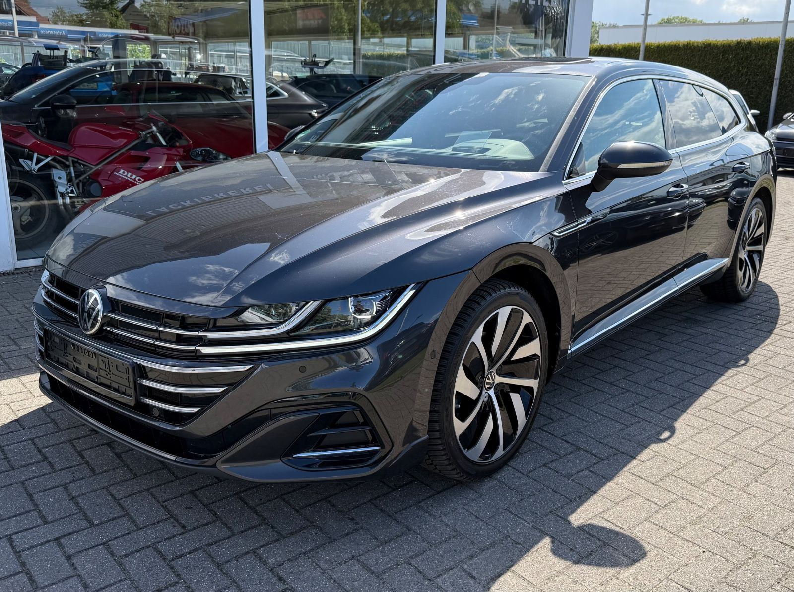 VW Arteon Shooting Brake R-Line eHybrid