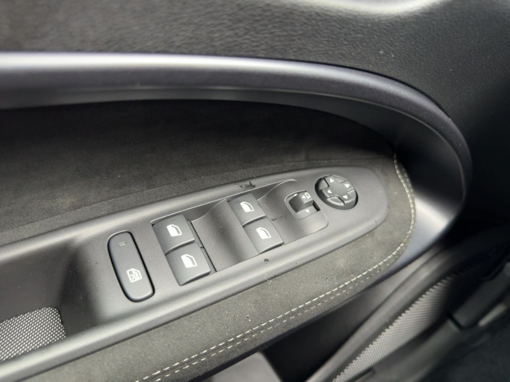Fahrzeugabbildung Alfa Romeo Junior Sport Speciale Ibrida NAVI WINTER MATRIX