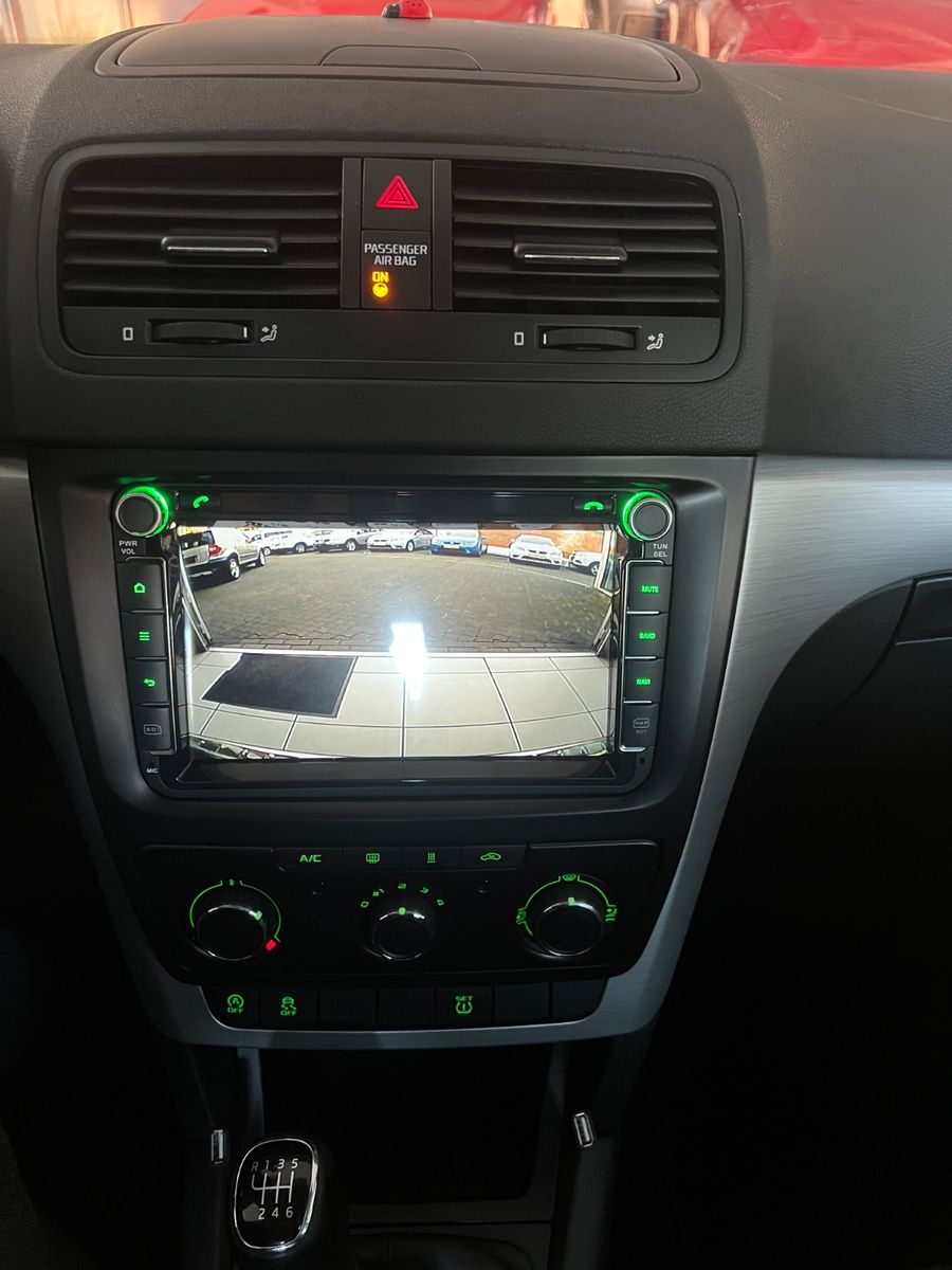 Fahrzeugabbildung SKODA Yeti 2.0 TDI Ambition * KAMERA *