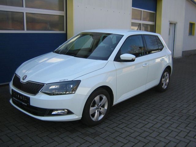 Skoda Fabia Style ** Klimaaut, LM, Scheckheft**