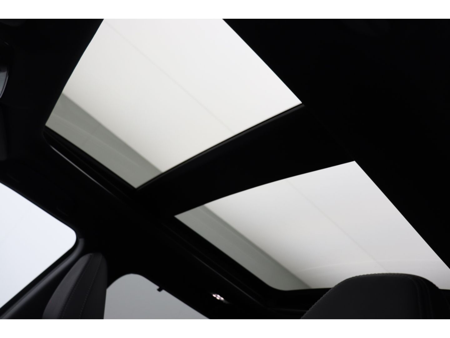 Fahrzeugabbildung Mitsubishi Plug-in Hybrid Outlander Diamant TOP Black mit L