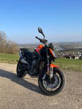 KTM 890 Duke L - KTM 890 DUKE