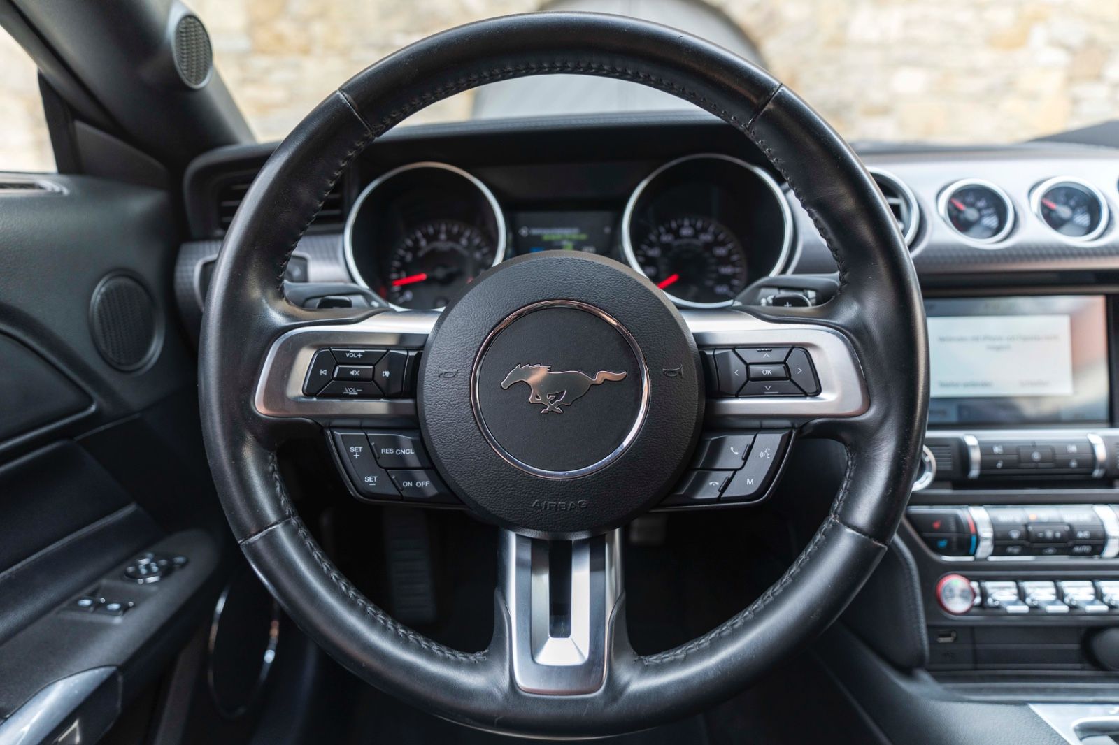 Fahrzeugabbildung Ford Mustang 5.0 GT  LED KAM NAV  SHZ SZK LEDER