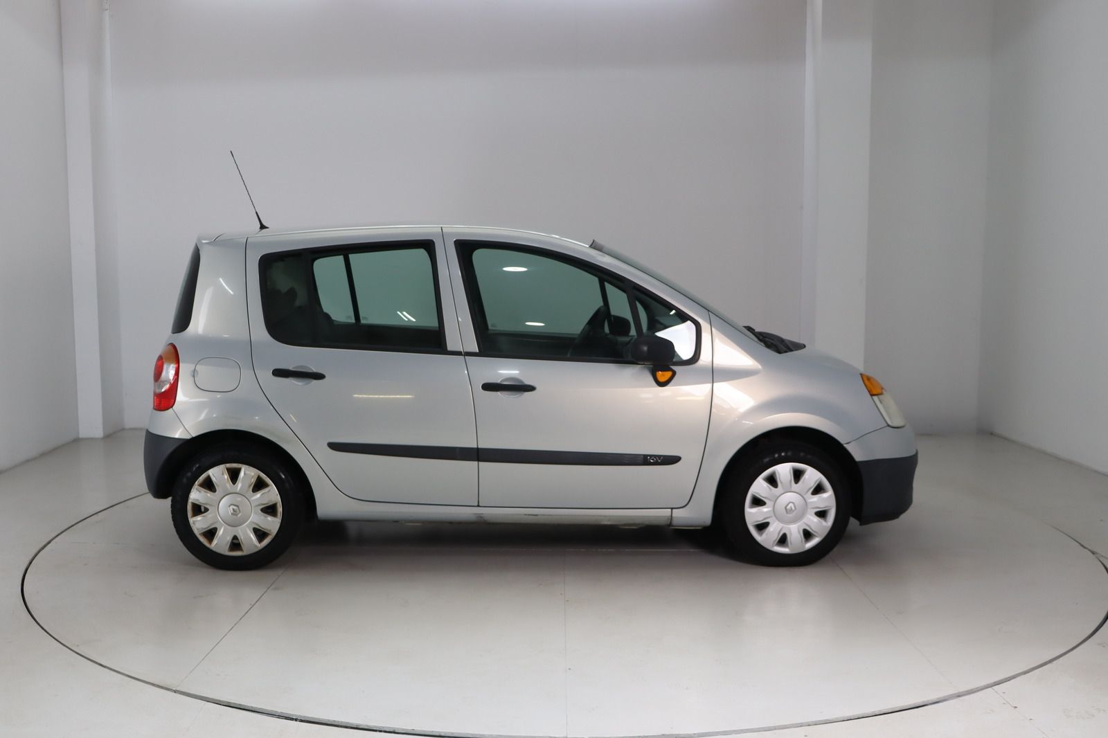 Fahrzeugabbildung Renault Modus 1.2 16V * HU/AU bis 09.26 * 8-fach *
