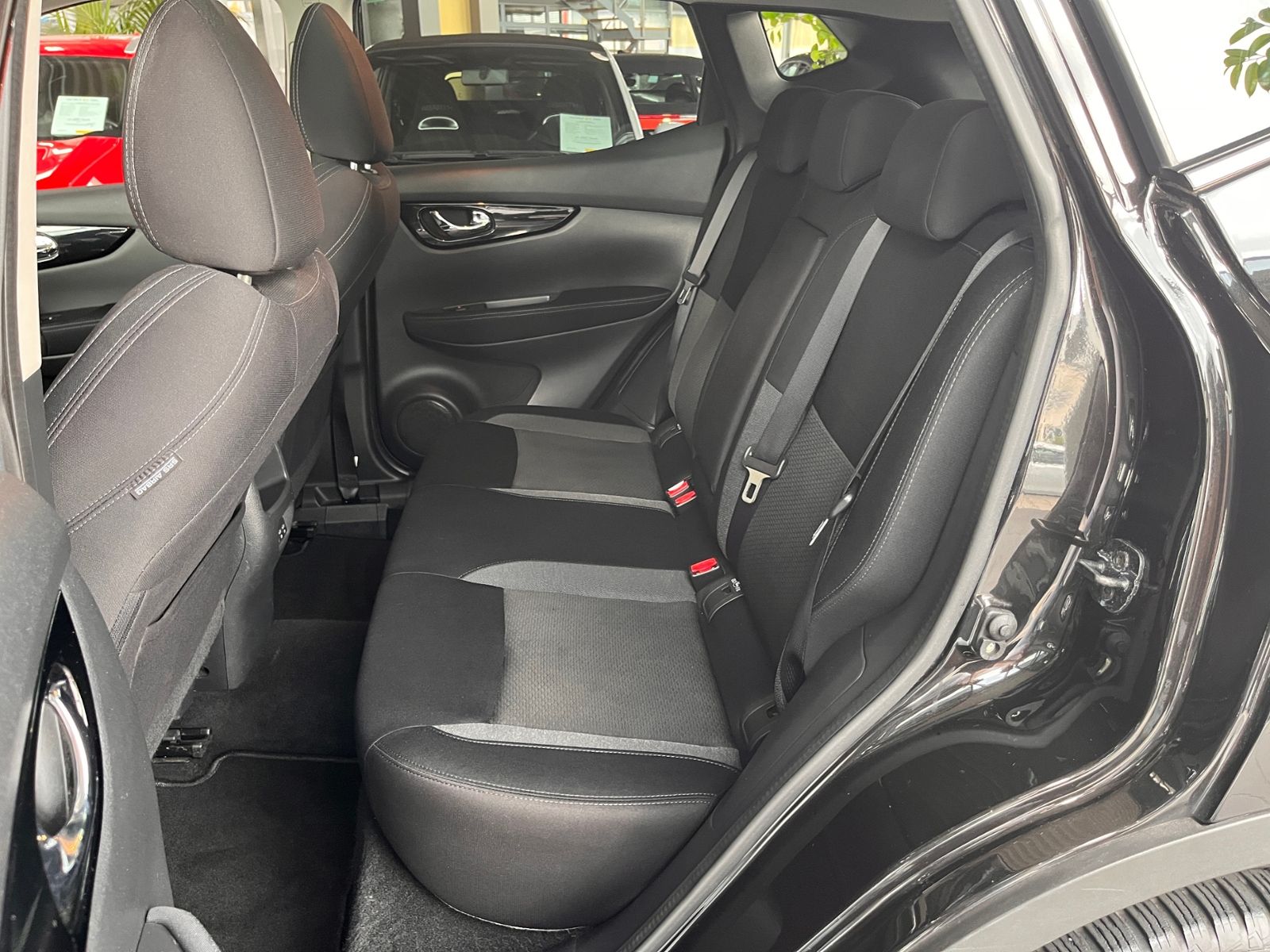 Fahrzeugabbildung Nissan Qashqai Zama AHK PANO NAV RFK SHZ