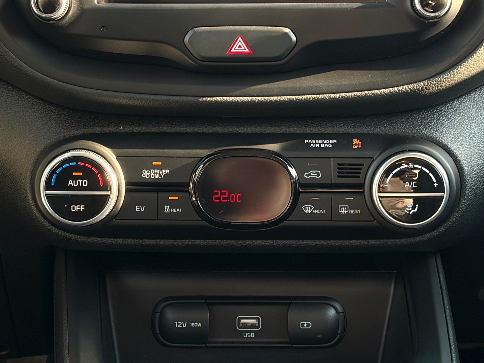 Fahrzeugabbildung Kia e-Soul Edition 39kWh LED ACC PDC CarPlay Kamera