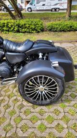 Harley-Davidson Sportster Iron 883 - HARLEY-DAVIDSON IRON 883