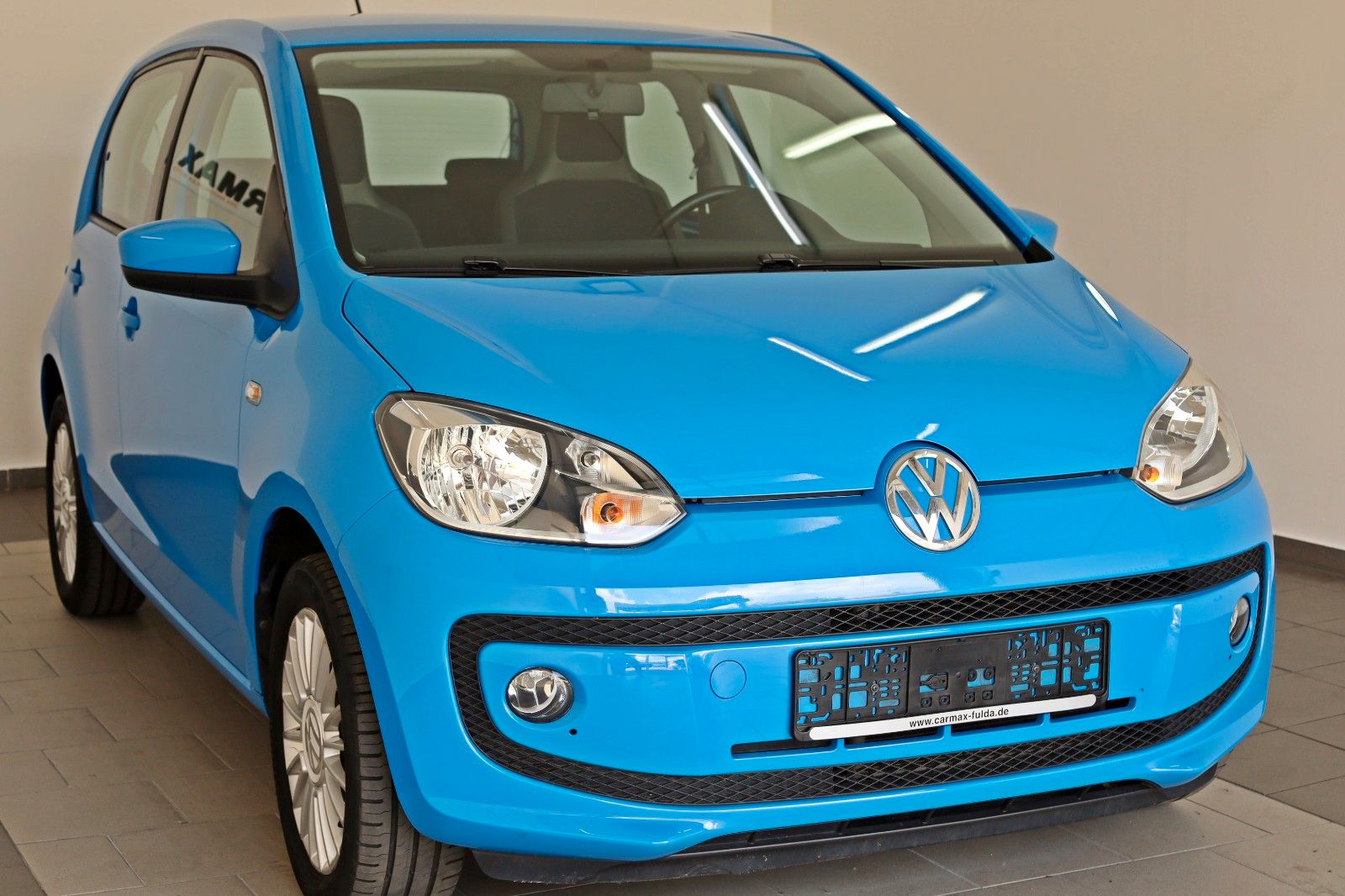 Fahrzeugabbildung Volkswagen up! high up! Klima, 8-fach bereift