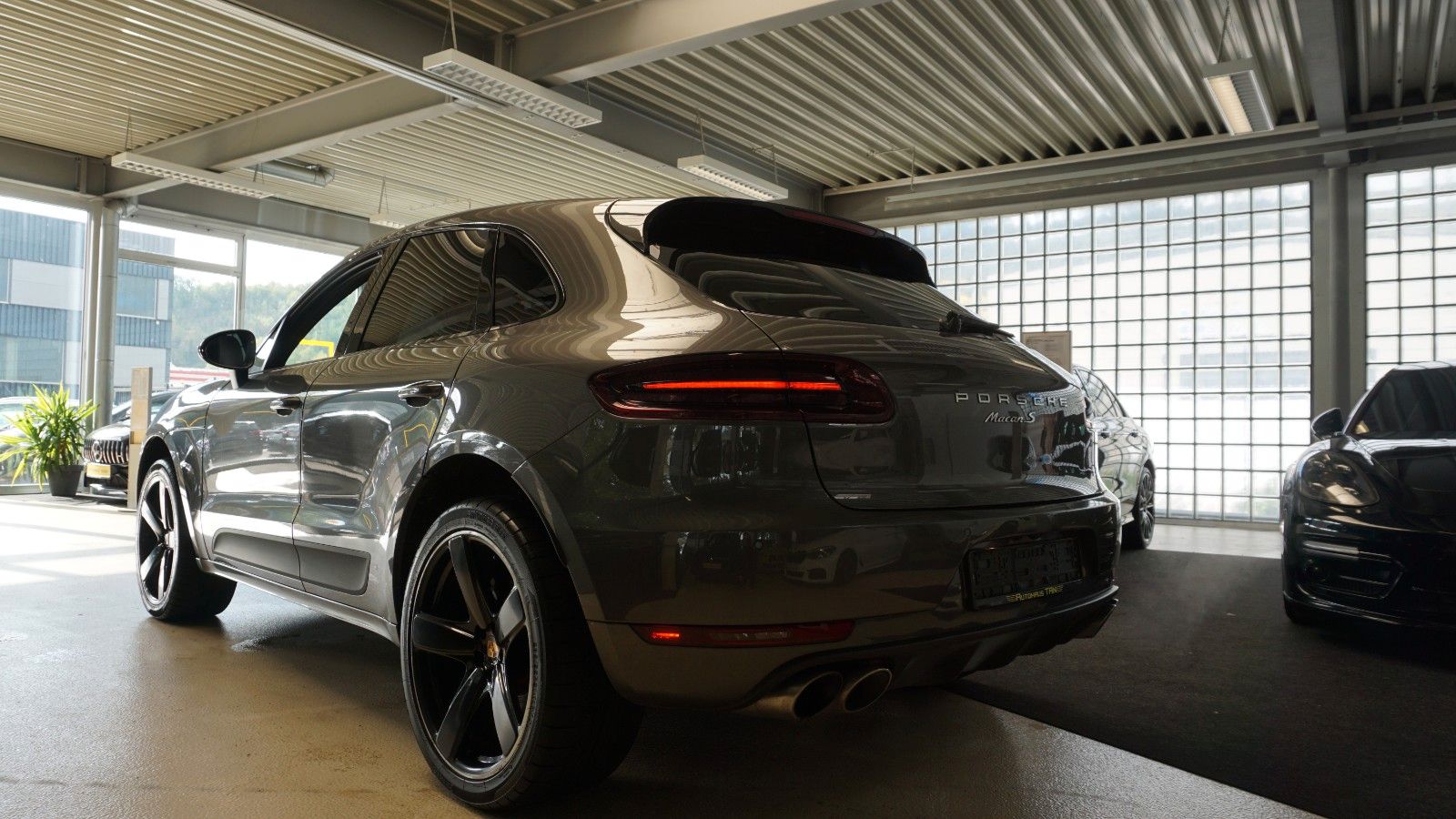 Fahrzeugabbildung Porsche Macan S *SITZBELÜFTUNG*PANORAMADACH*