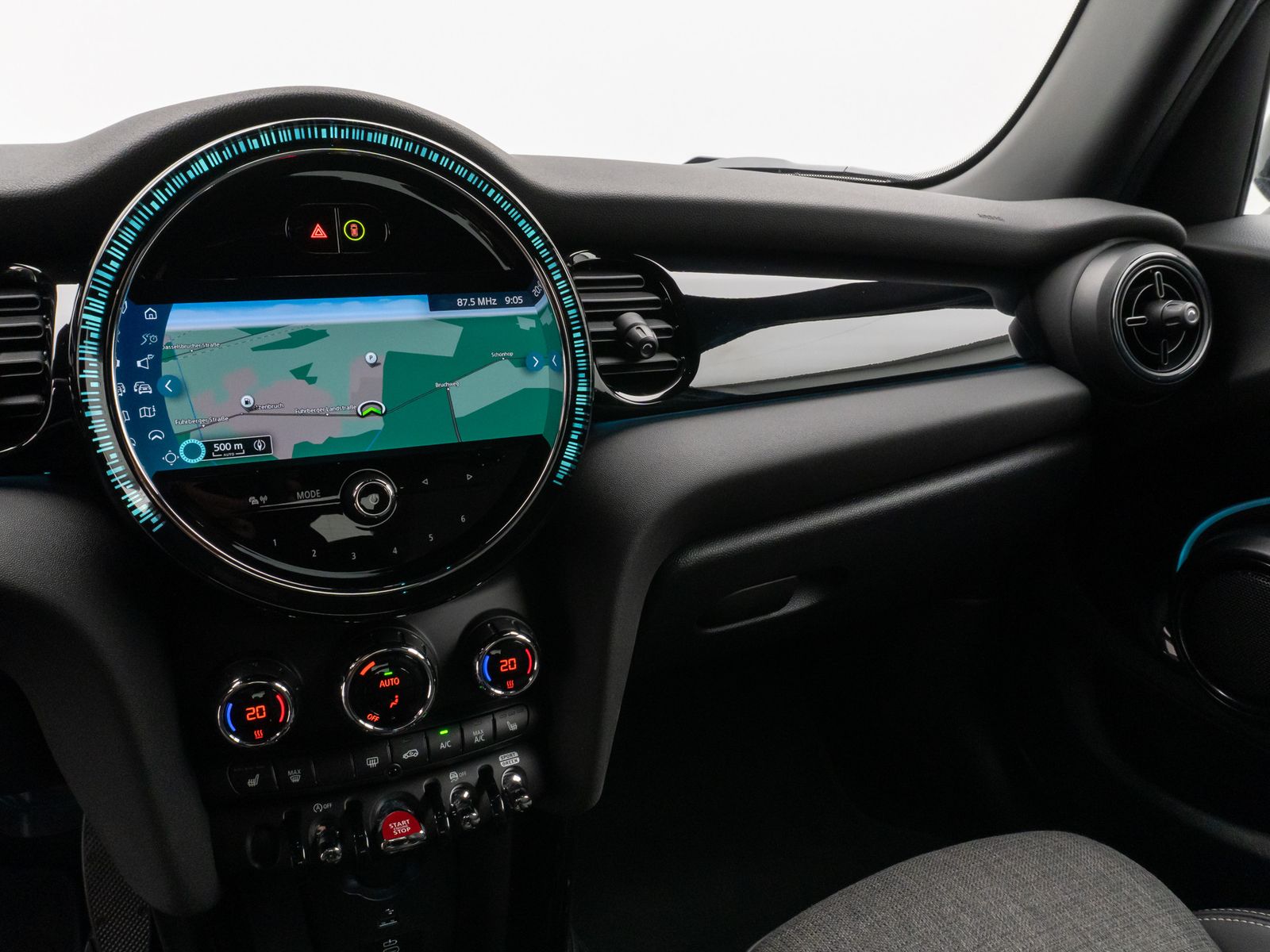 Fahrzeugabbildung MINI Cooper Trim Kamera DAB Komfort Leder Sport LED