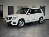 Mercedes-Benz GLK 250 *1.Hand*Panorama*Holz Wurzelnuss* - Mercedes-Benz GLK-Class mit Benzin-Antrieb