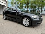 BMW 118d 5-TÜRIG-KLIMAAUTOMATIK-SERVO-ZV-TÜV-NEU - BMW 118 aus 2007: 118d