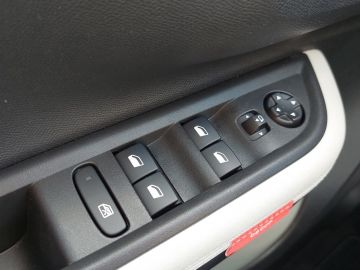 Citroën C3 Aircross Turbo 100 PLUS+ HUDLEDCarPlayACC