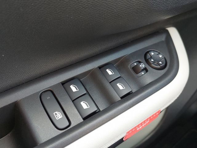 Citroën C3 Aircross Turbo 100 PLUS+ HUDLEDCarPlayACC