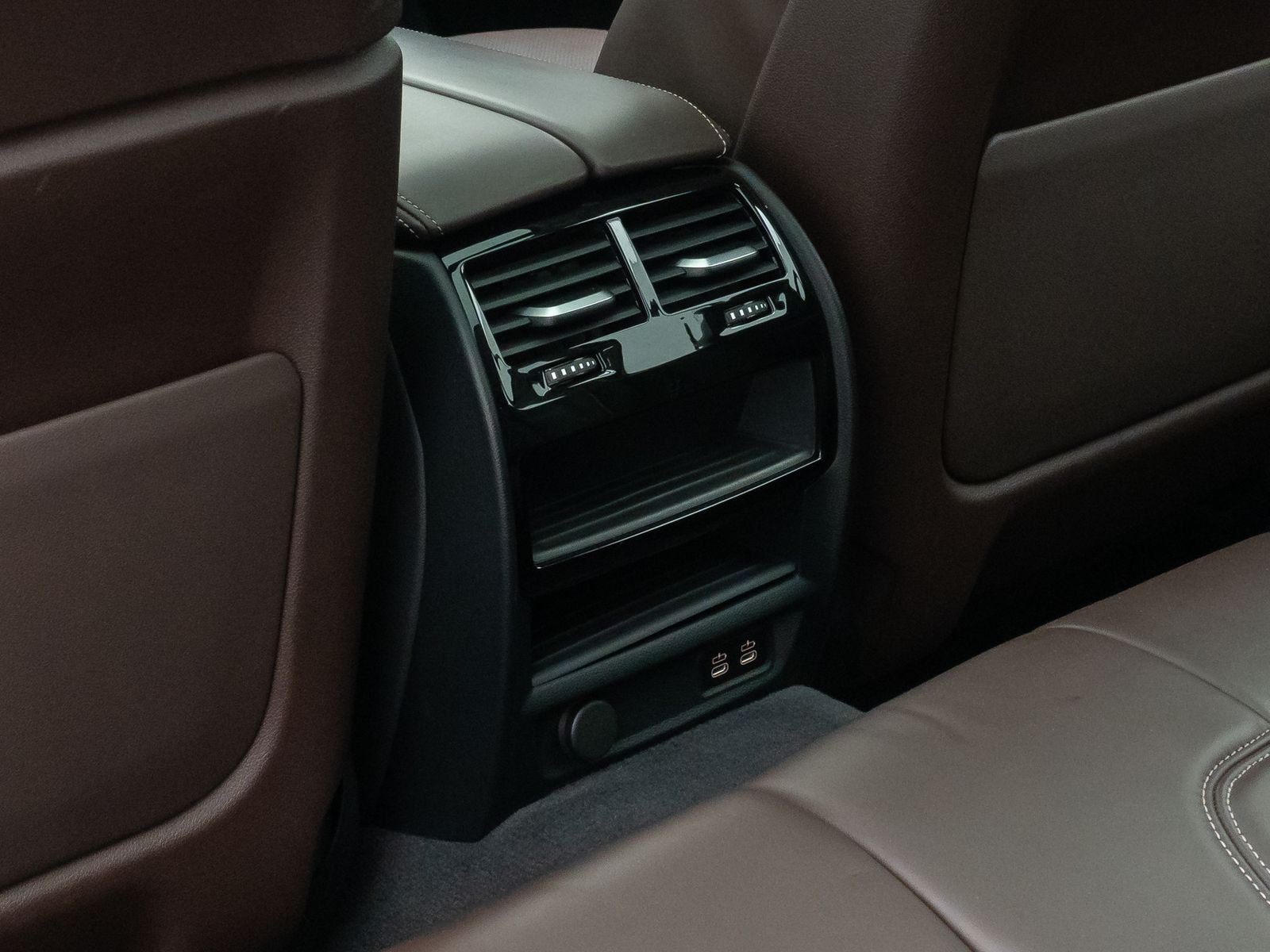 Fahrzeugabbildung BMW 530d Luxury Line HUD DAB H/K Panorama Individual