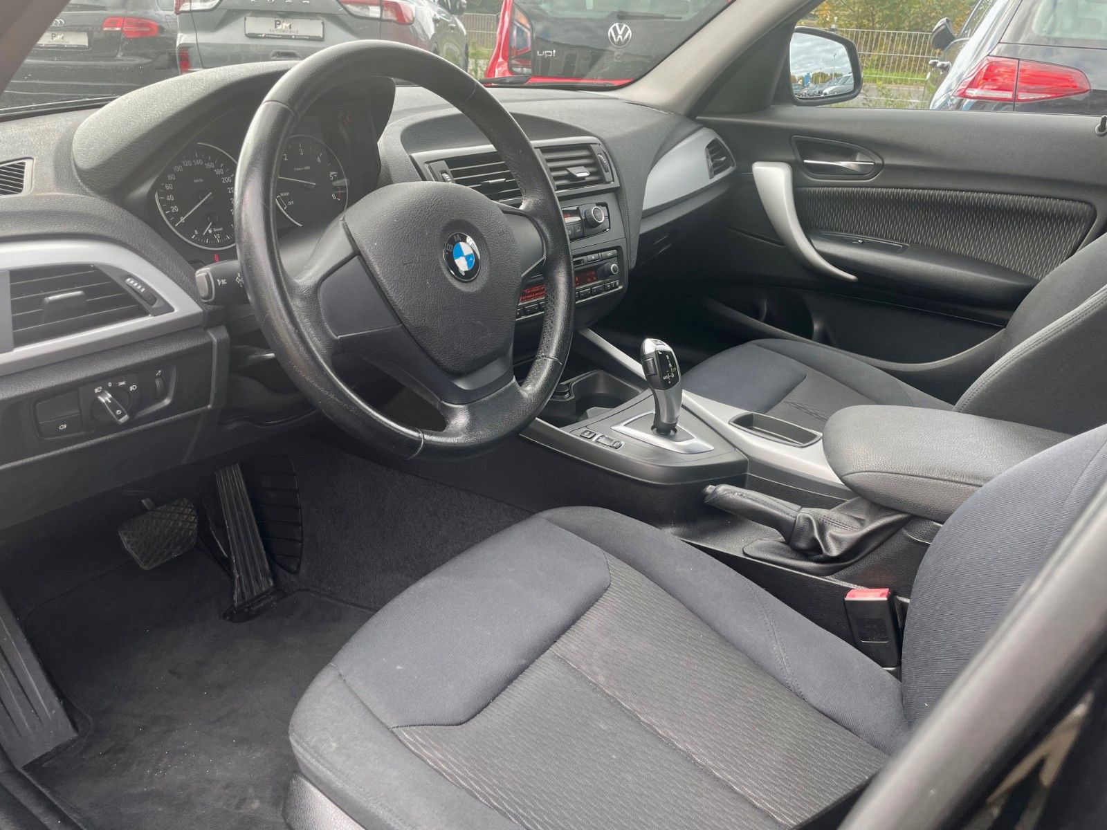 Fahrzeugabbildung BMW 118d 5-Türer Automatik Xenon PDC SZH SCHECKHEFT