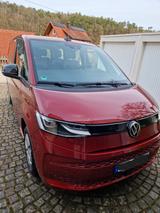 Volkswagen T7 Multivan 1,5 TSI OPF DSG - - rote Volkswagen T7