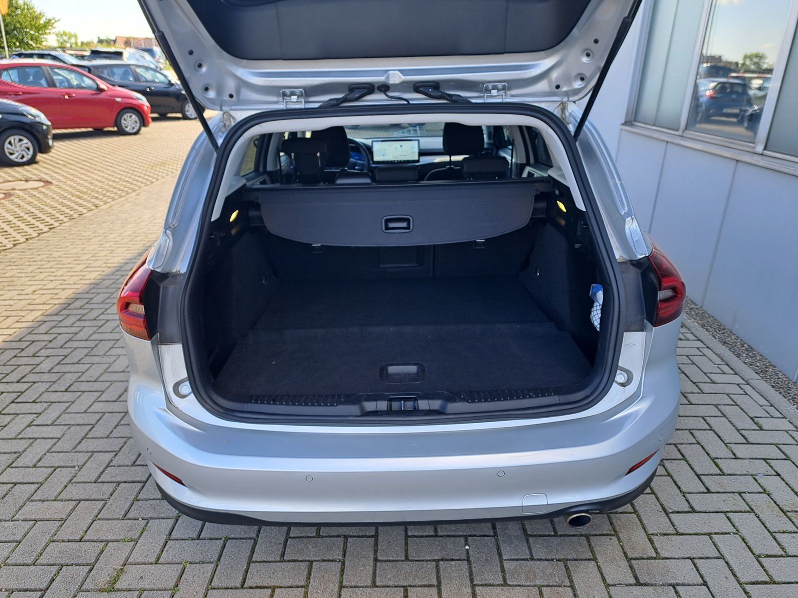 Fahrzeugabbildung Ford Focus Titanium X 1.5 TDCI LED NAVI AUTOMATIK AHK