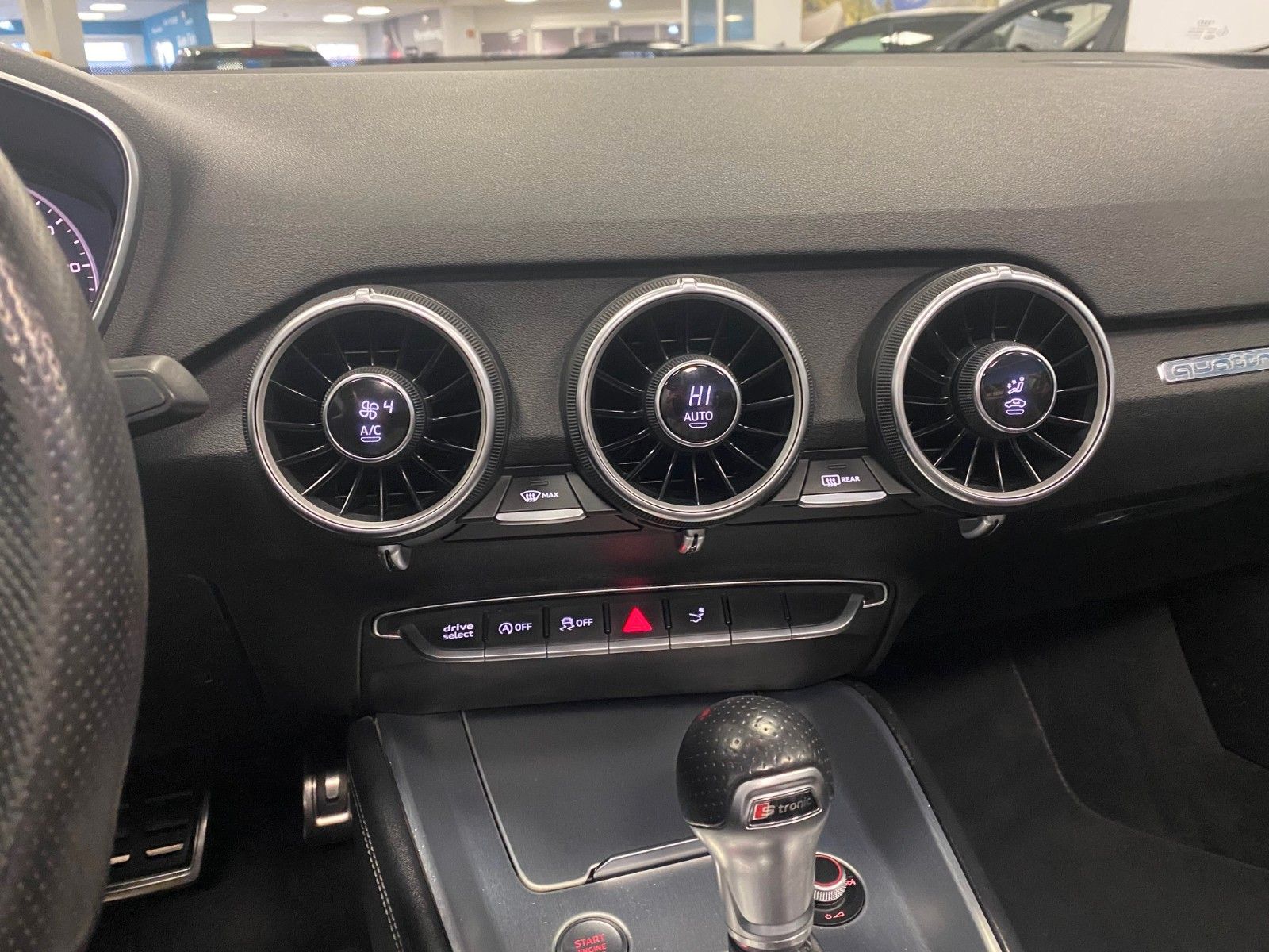 Fahrzeugabbildung Audi TT S-Line Roadster 2.0 TFSI S tronic quattro+19"