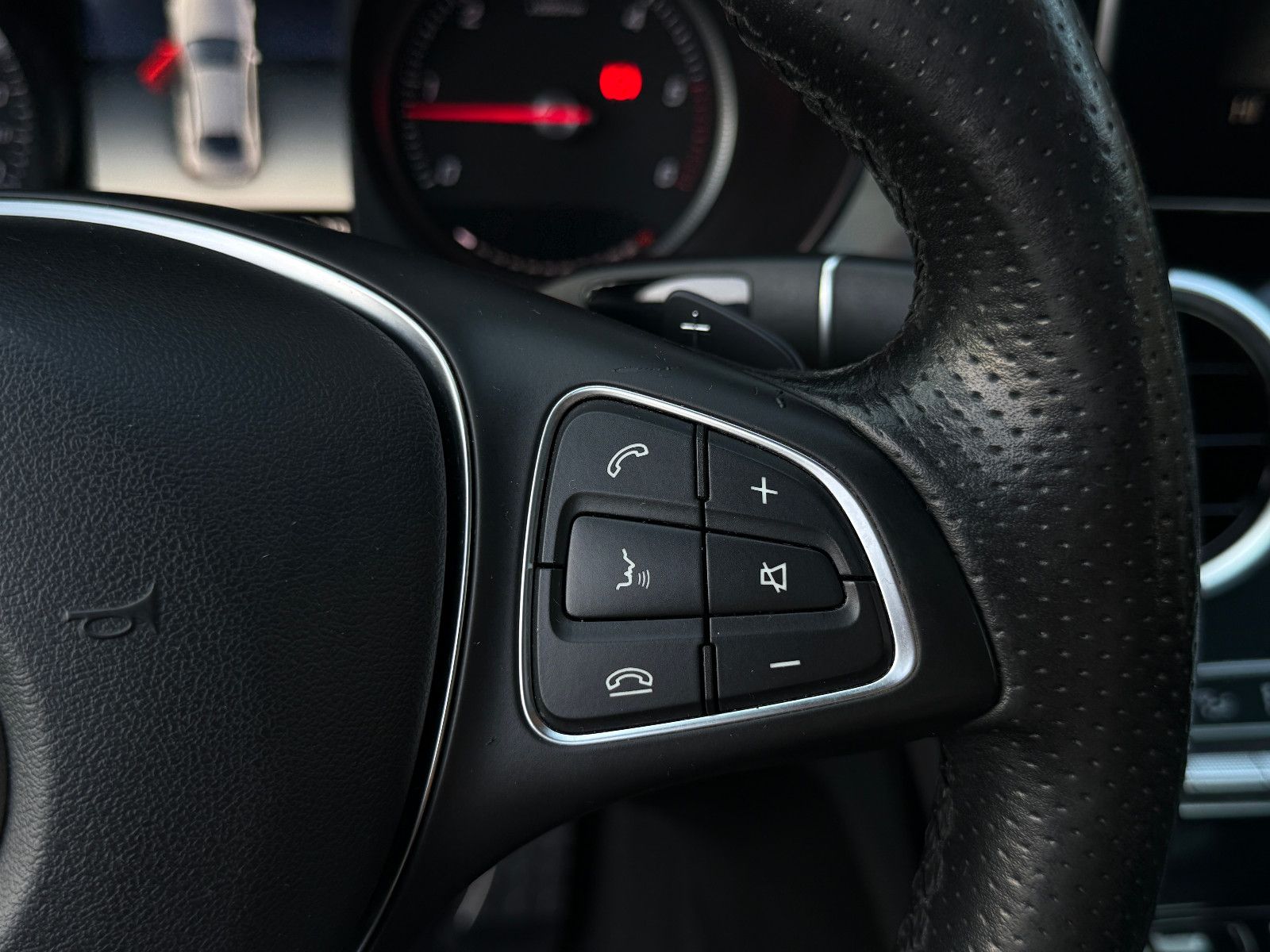 Fahrzeugabbildung Mercedes-Benz C 200 d Limo 9G-Tronic Avg GRA Pano 360°Kamera