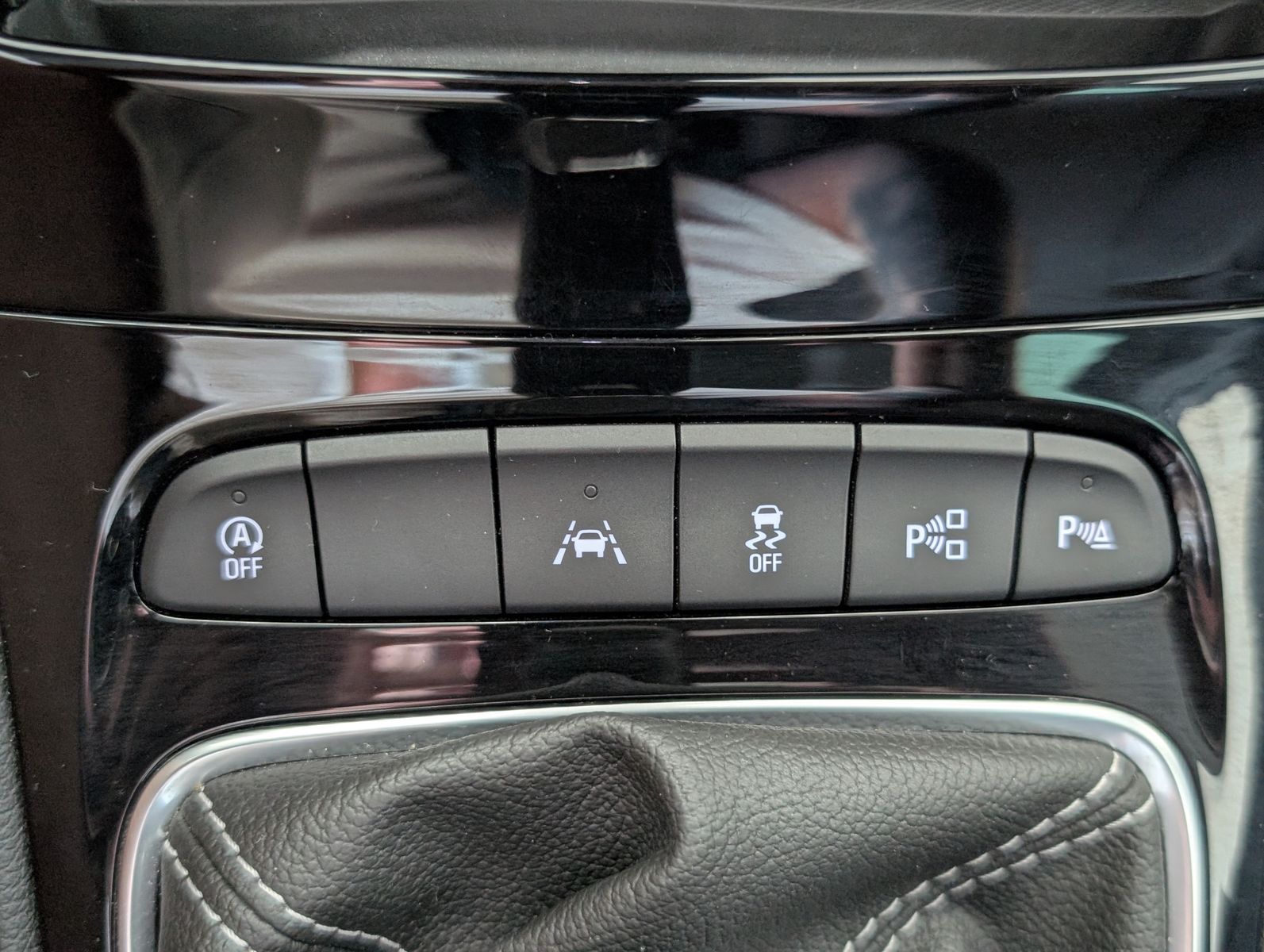 Fahrzeugabbildung Opel Astra Elegance PANORAMA LEDER MASSAGE MEMO 18"