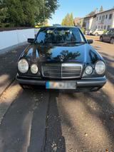 Mercedes-Benz Mercedes E280 ELEGANCE - Mercedes-Benz E 280 in Frankfurt (Main)