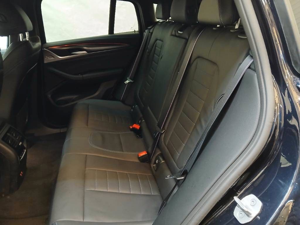 Fahrzeugabbildung BMW X4 xDrive 30 d M Sport Pano HuD Kamera ACC AHK