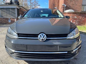 Volkswagen Golf - 2