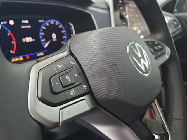 Fahrzeugabbildung Volkswagen T-Roc 1.5 TSI DSG  Style LED NAVI AHK SHZ