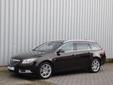 Opel Insignia A Sports Tourer Design Edition-Navi-Xen - Opel Insignia aus 2011: Sports Tourer