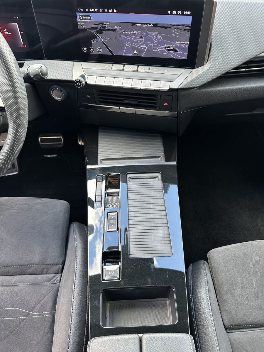 Fahrzeugabbildung Opel Astra ST 1.5 D AT GS-Line+NAV+LED+PANO+KAM+HUD