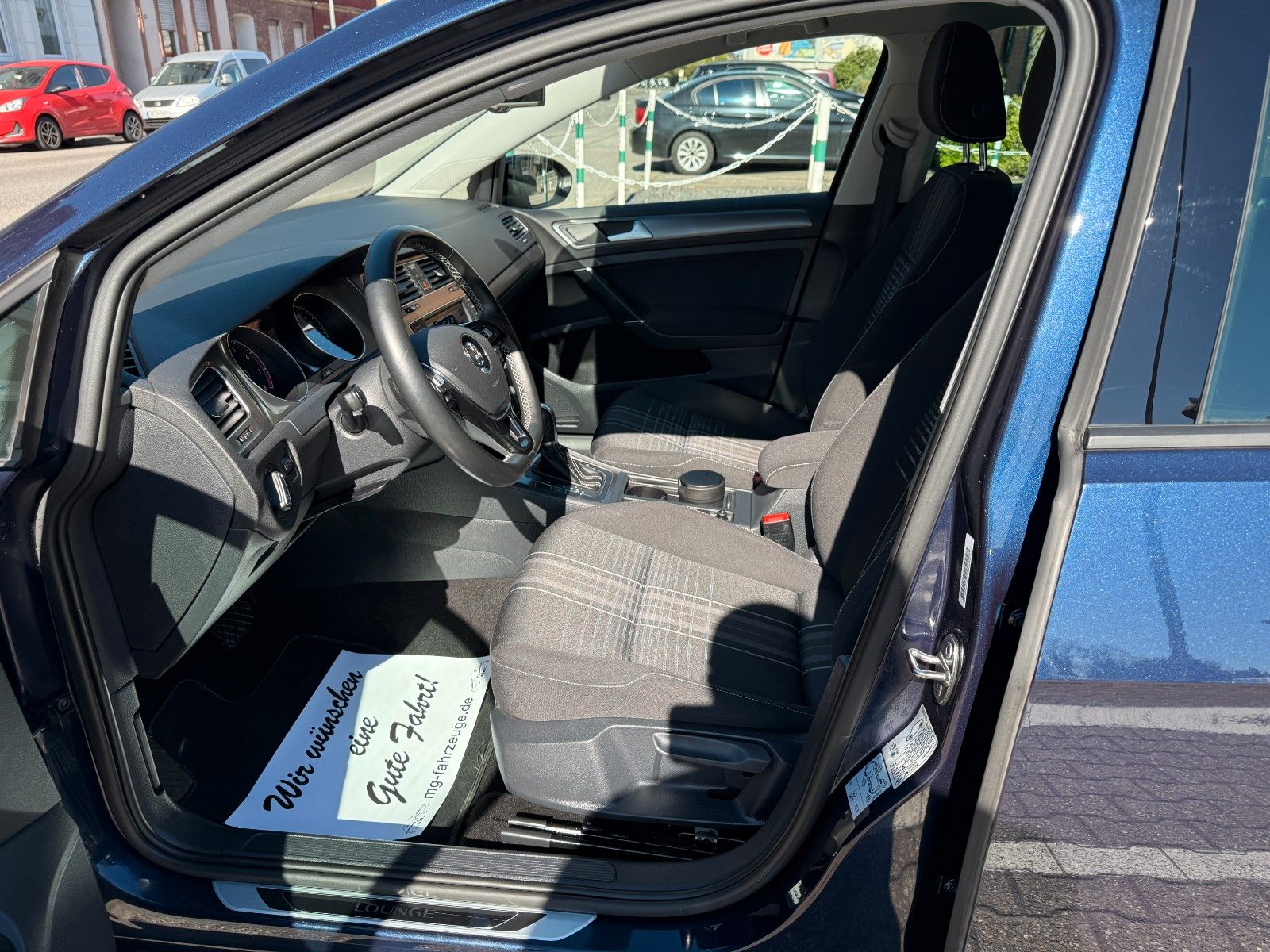 Fahrzeugabbildung Volkswagen Golf VII Variant Lounge BMT AUTOMATIK NAVI