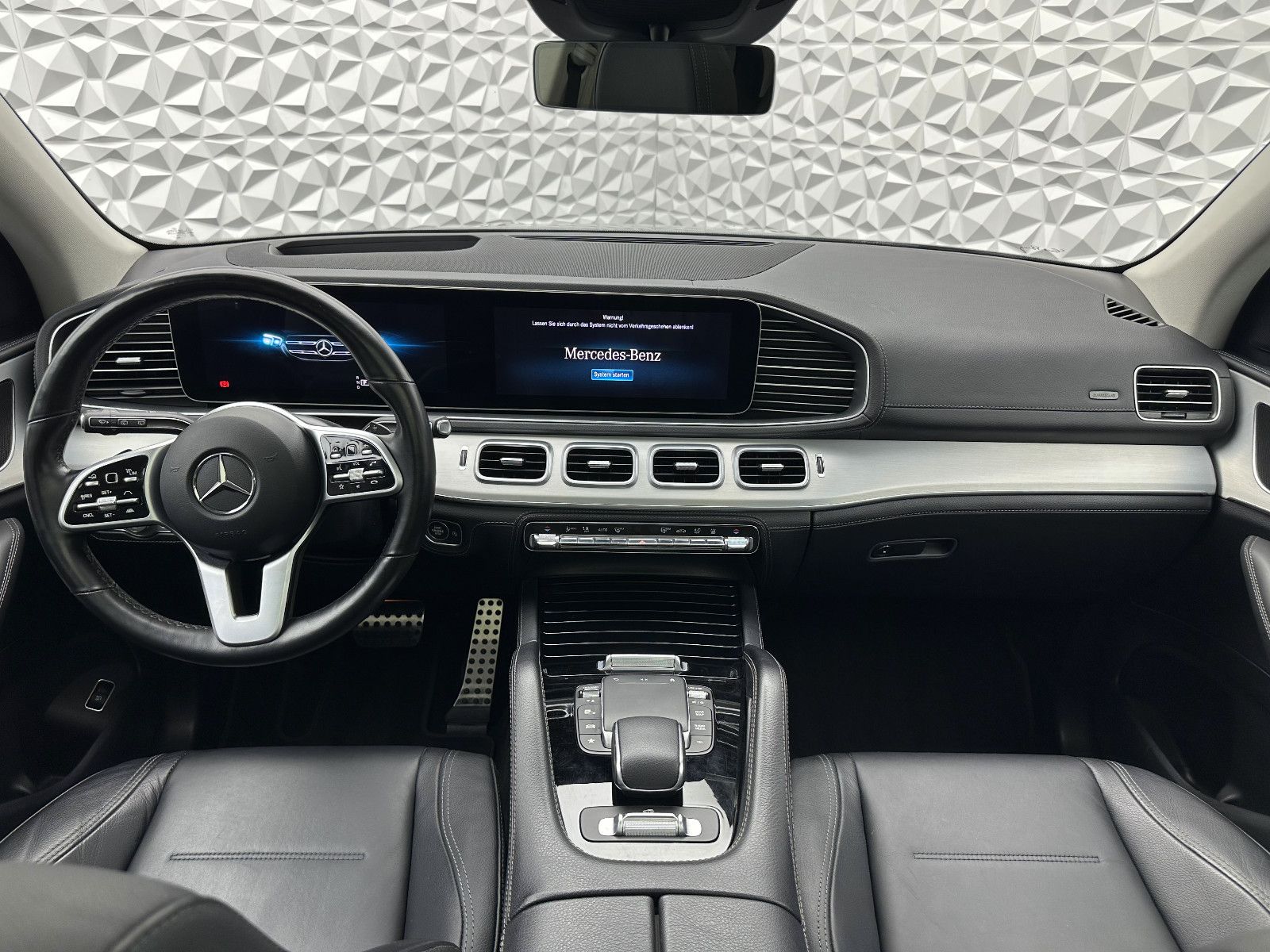 Fahrzeugabbildung Mercedes-Benz GLE 350d AMG 4M V6/DISTR/PANO/STHZ/360°/AHK/22"