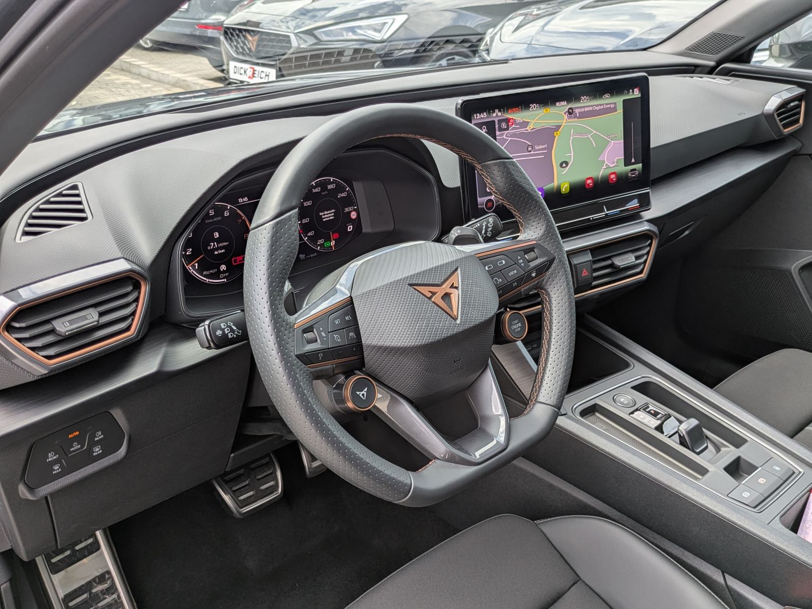 Fahrzeugabbildung CUPRA Leon VZ 2.0TSI 4Drive ACC*PANO*MATRIX*DCC*LM19"