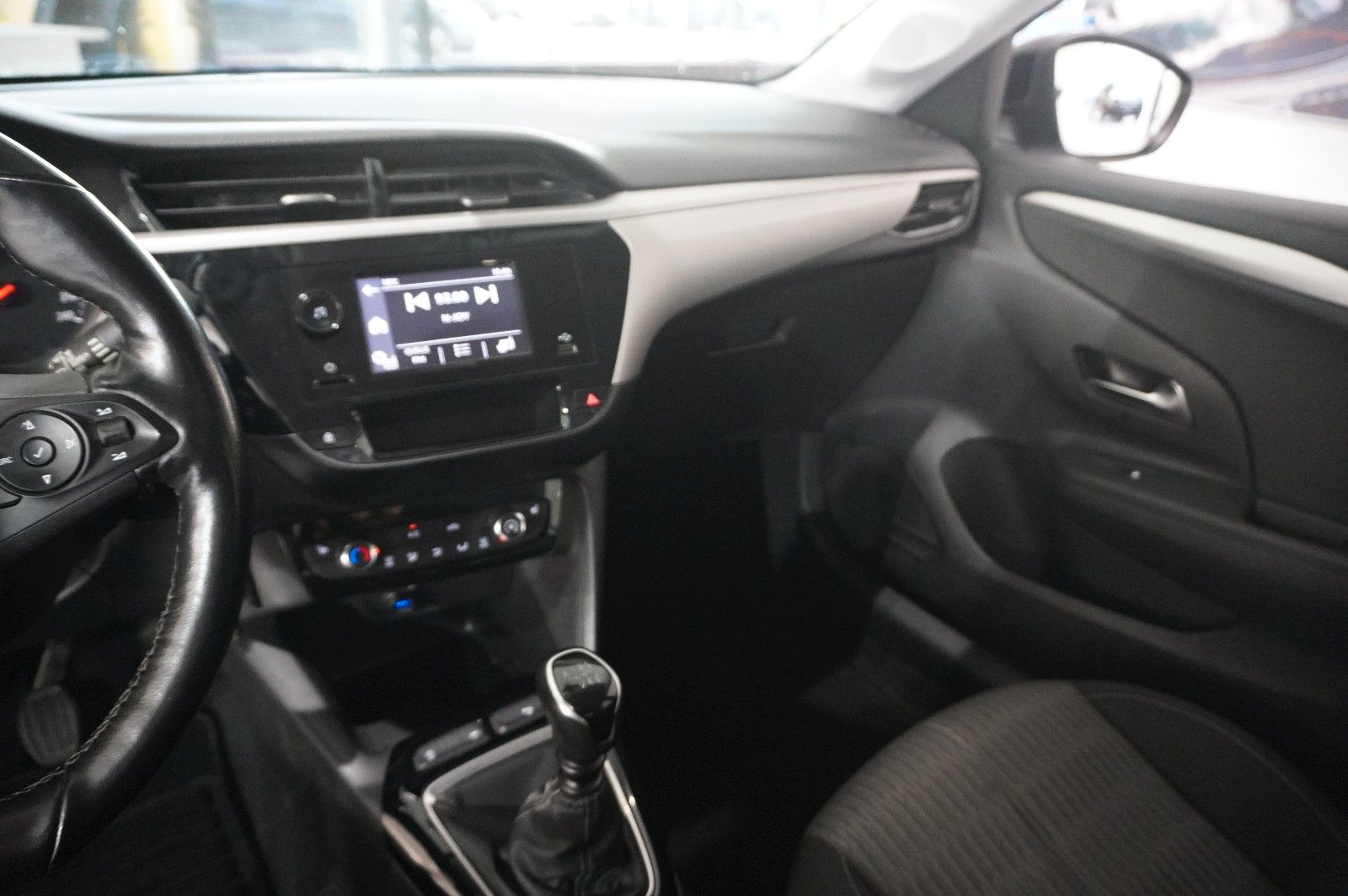 Fahrzeugabbildung Opel Corsa F 1.2 EDITION KLIMA/SHZ/PDC/SPORT/TEMP.