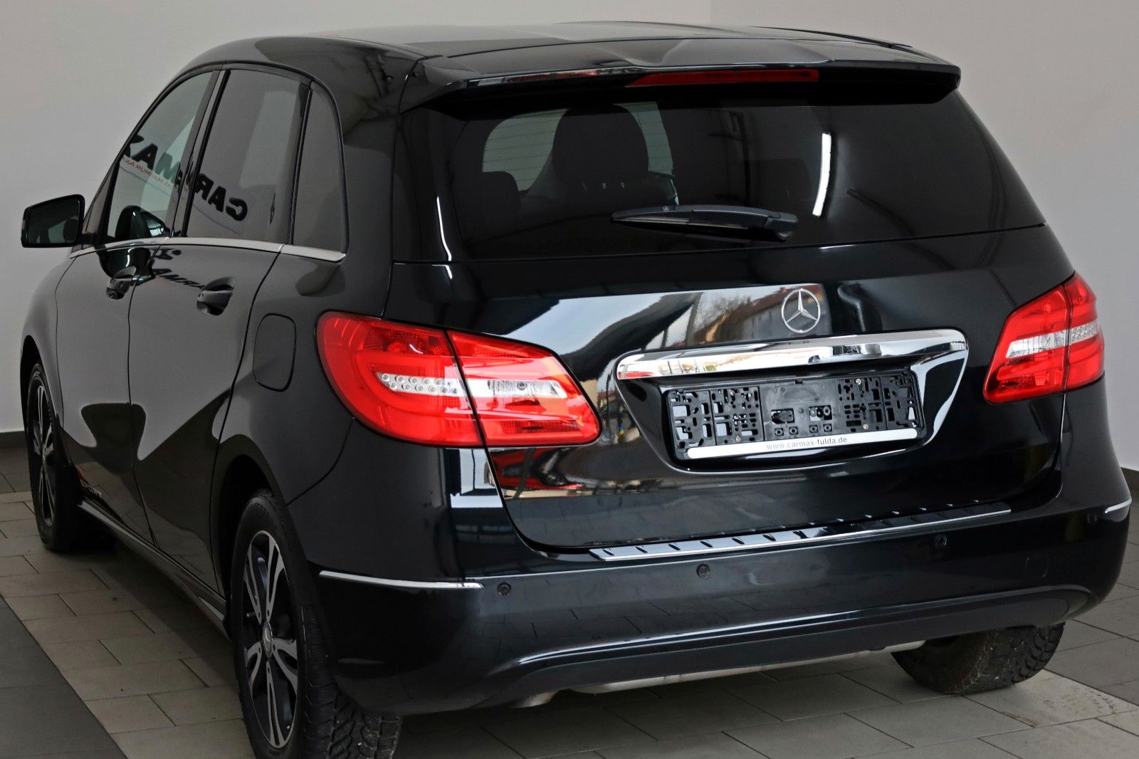 Fahrzeugabbildung Mercedes-Benz B 180d Navi,Bi-Xenon,SH,PDC vo.+hi.