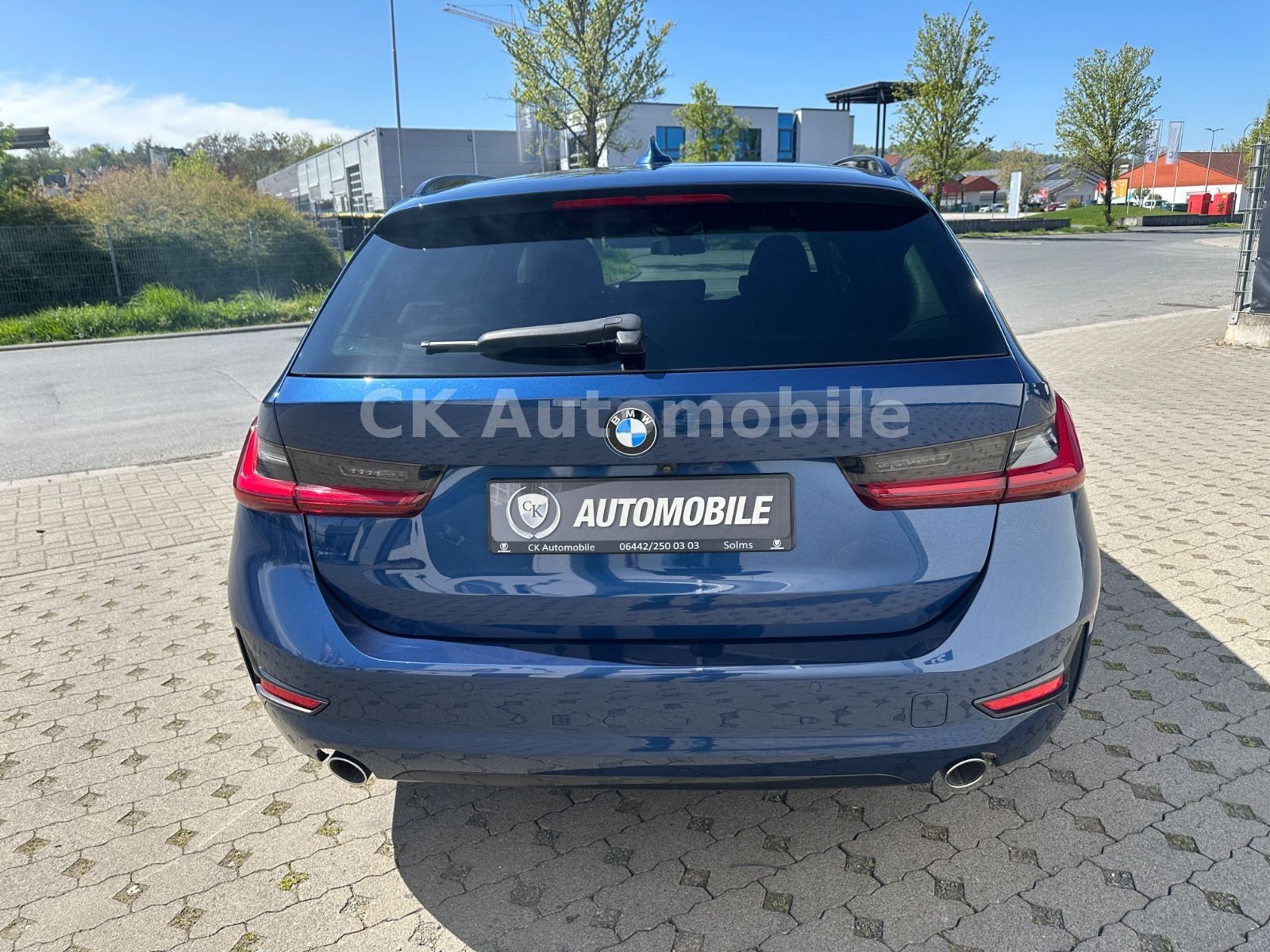 Fahrzeugabbildung BMW 318d Touring Sport-Line/Shadow-Line/Navi/Laser