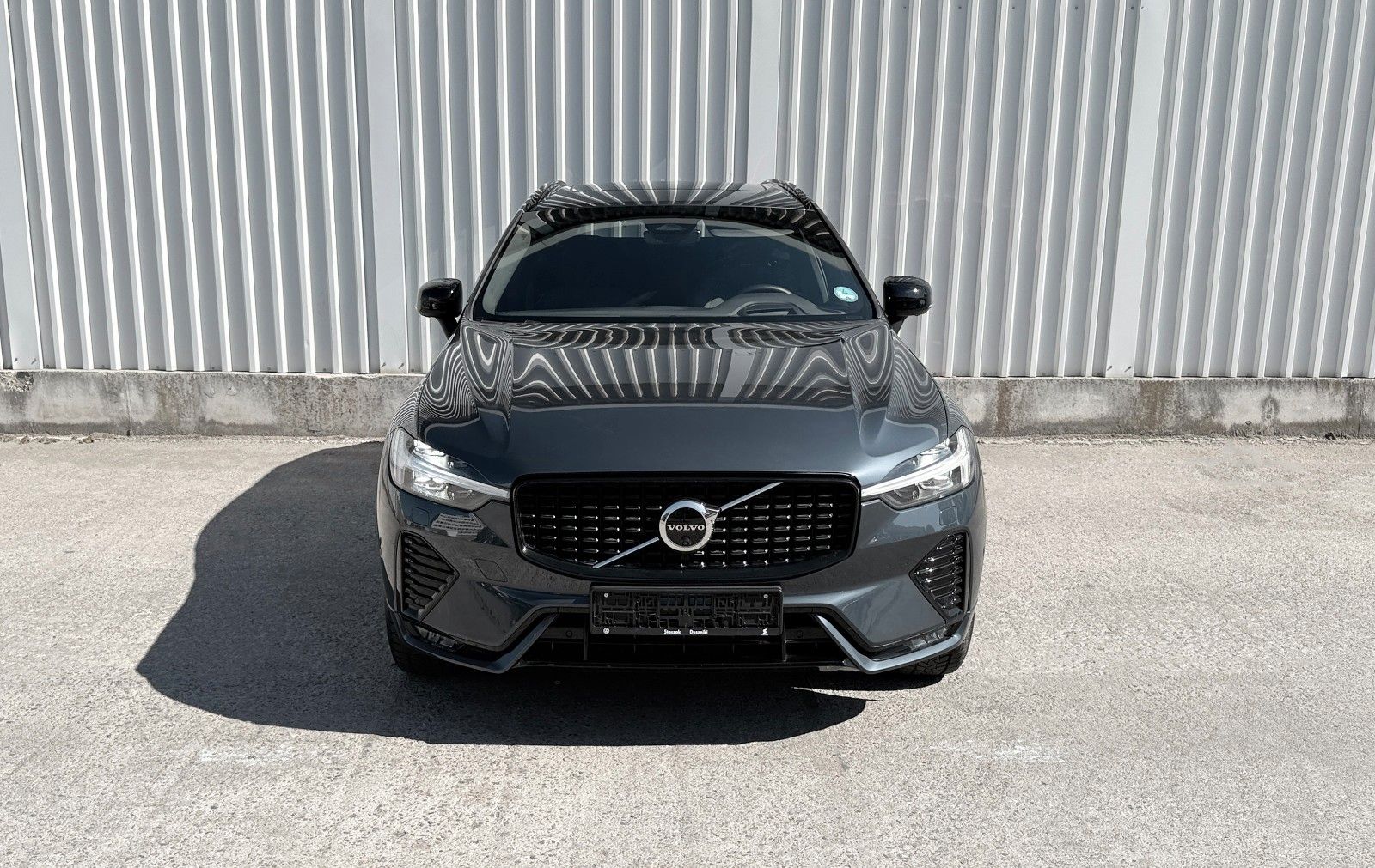 Volvo XC 60 Plus Dark AWD R-Desing TOP! imagem 2