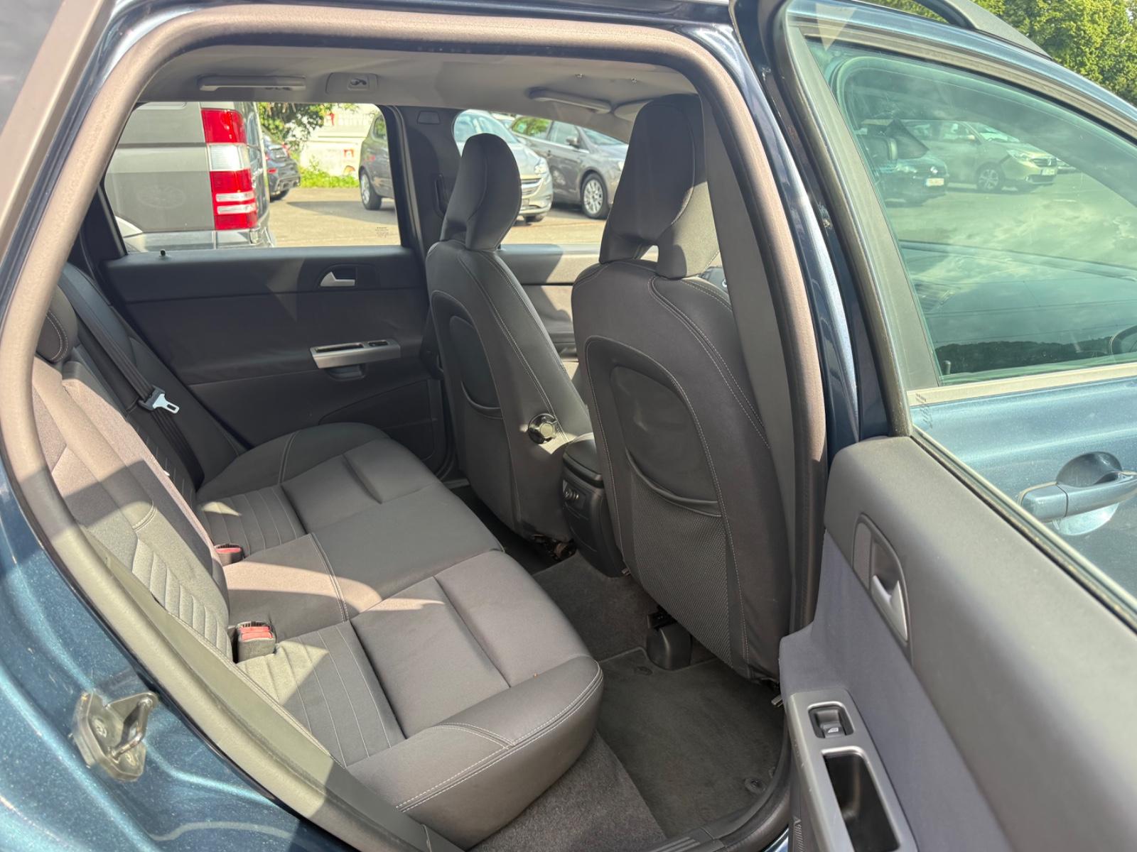 Volvo V50 2005 — photo 17