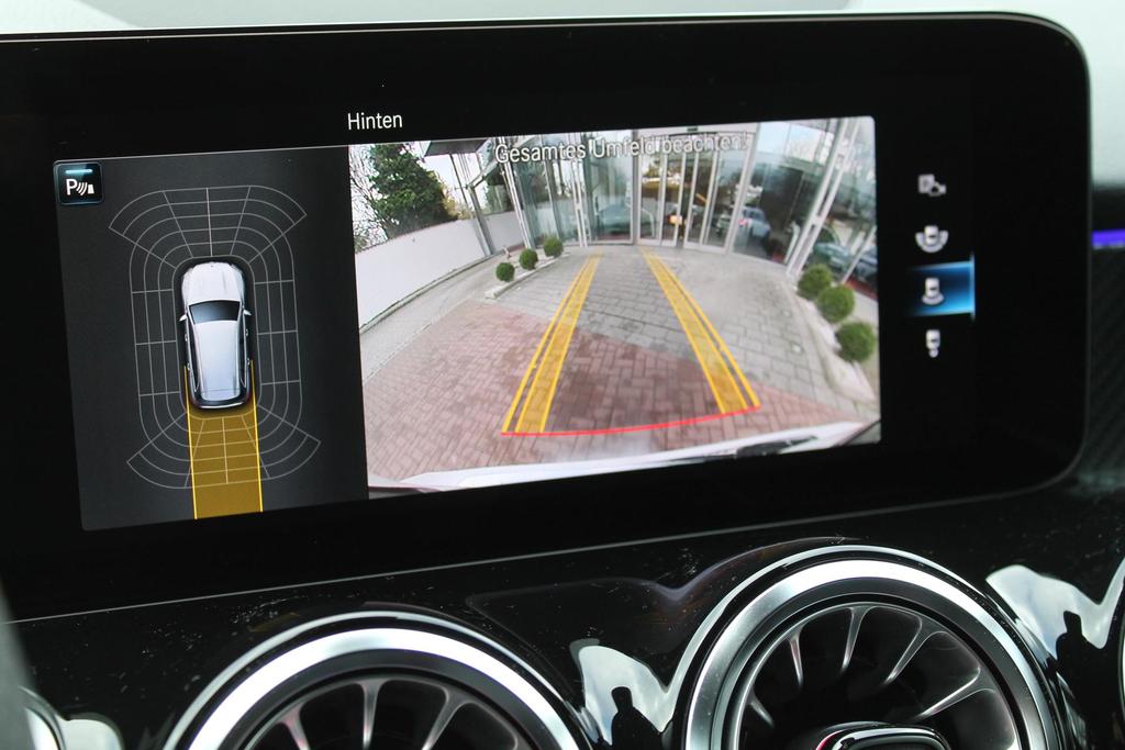 Mercedes-Benz GLB 200