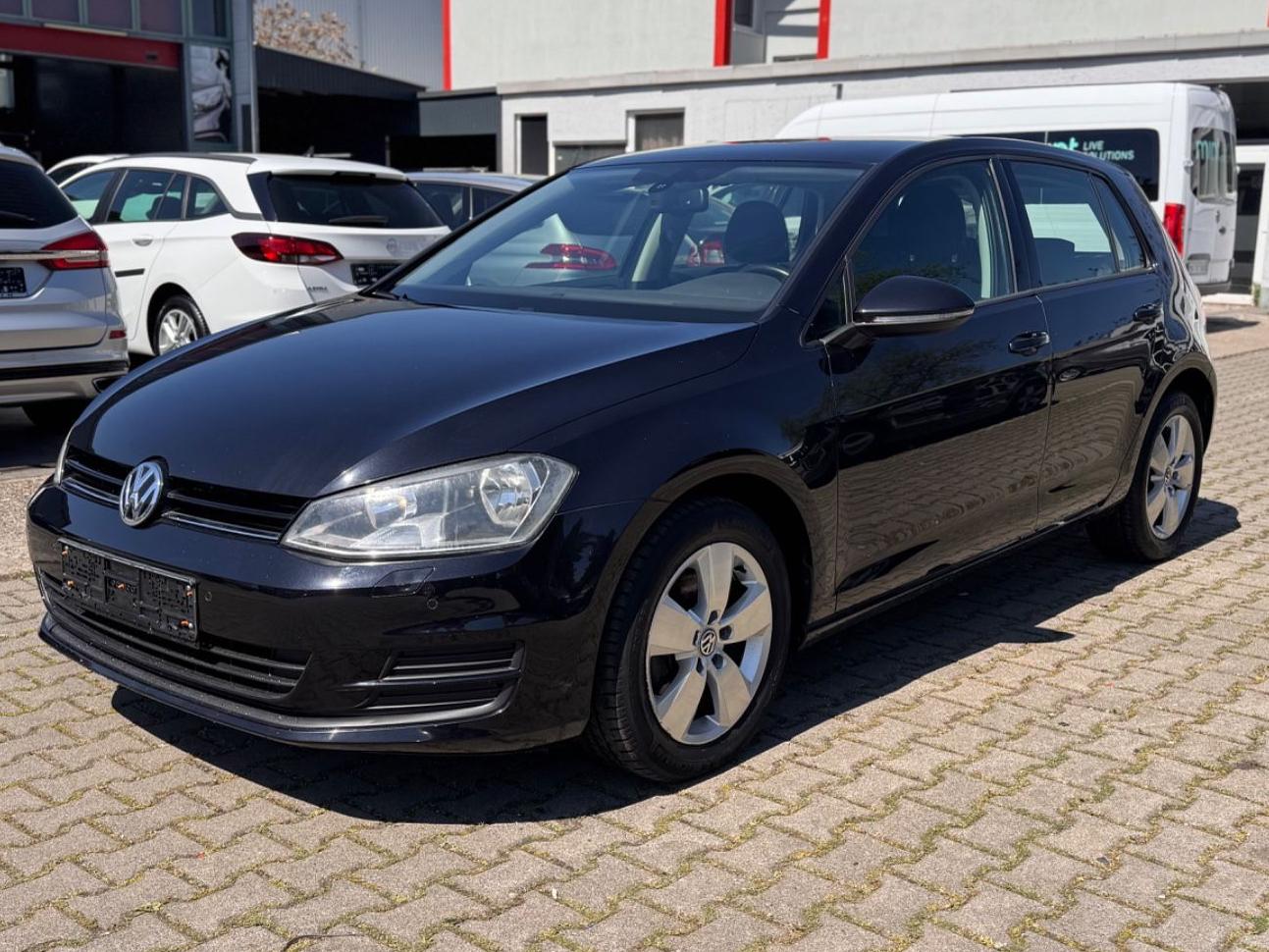Volkswagen Golf VII Lim. / TÜV 02/28 / Finanzierung
