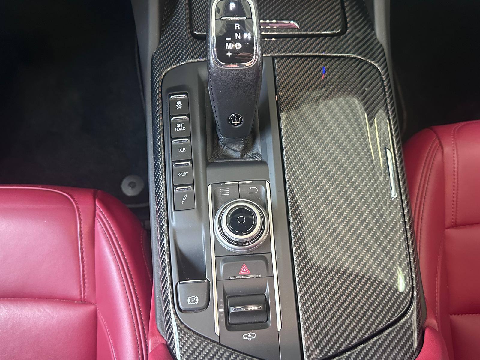 MASERATI LEVANTE MODENA 349 ch 4X4 BVA - INTERIEUR CUIR - GPS - CAMERA DE RECUL - SUSPENSION PNEUMATIQUE