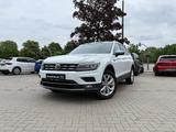 Volkswagen TIGUAN ALLSPACE 2.0TDI DSG 4MOTION NAVI+LED+ACC - VW Tiguan Allspace in Halle