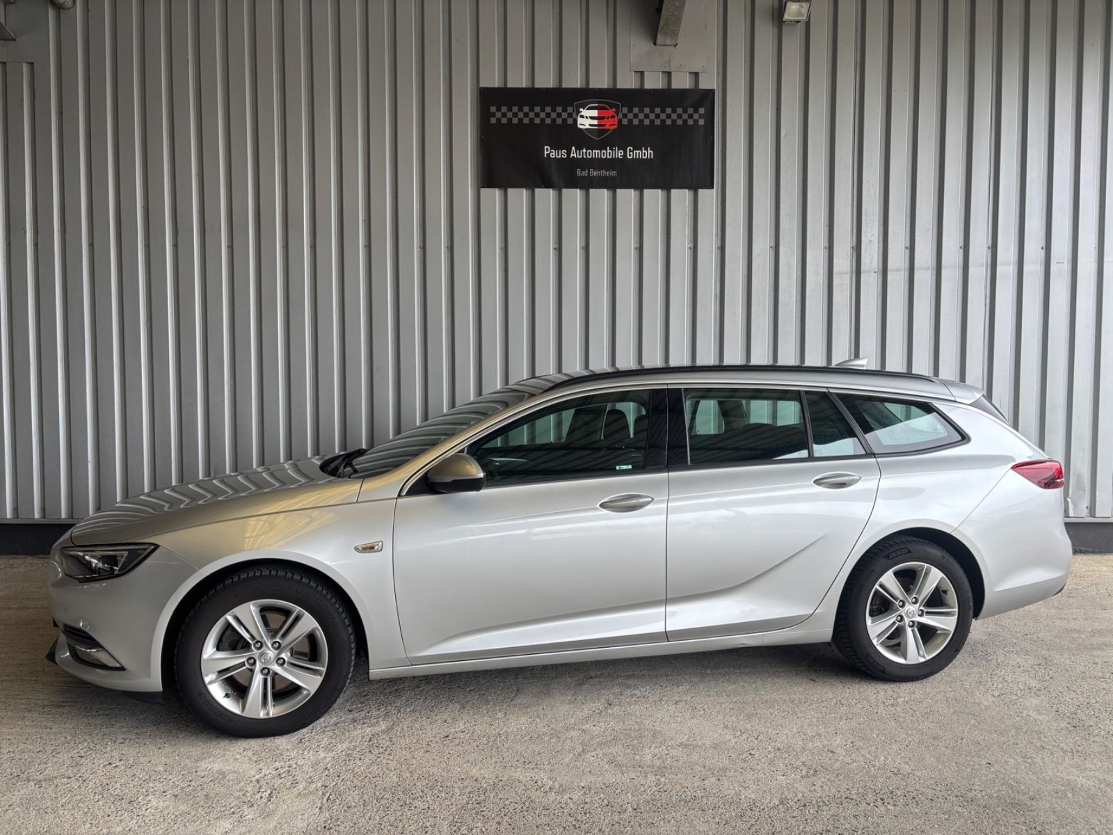 Opel Insignia - 1
