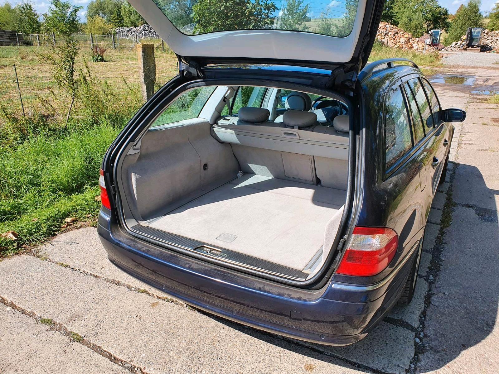 Mercedes-Benz E320 2004 — photo 7