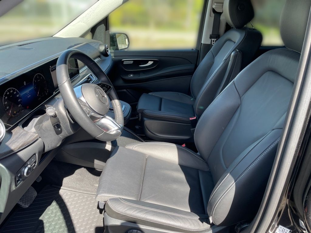 Fahrzeugabbildung Mercedes-Benz V 300 d AV/Extralang 4x4 STHZ, AHK, 360°, SHZ