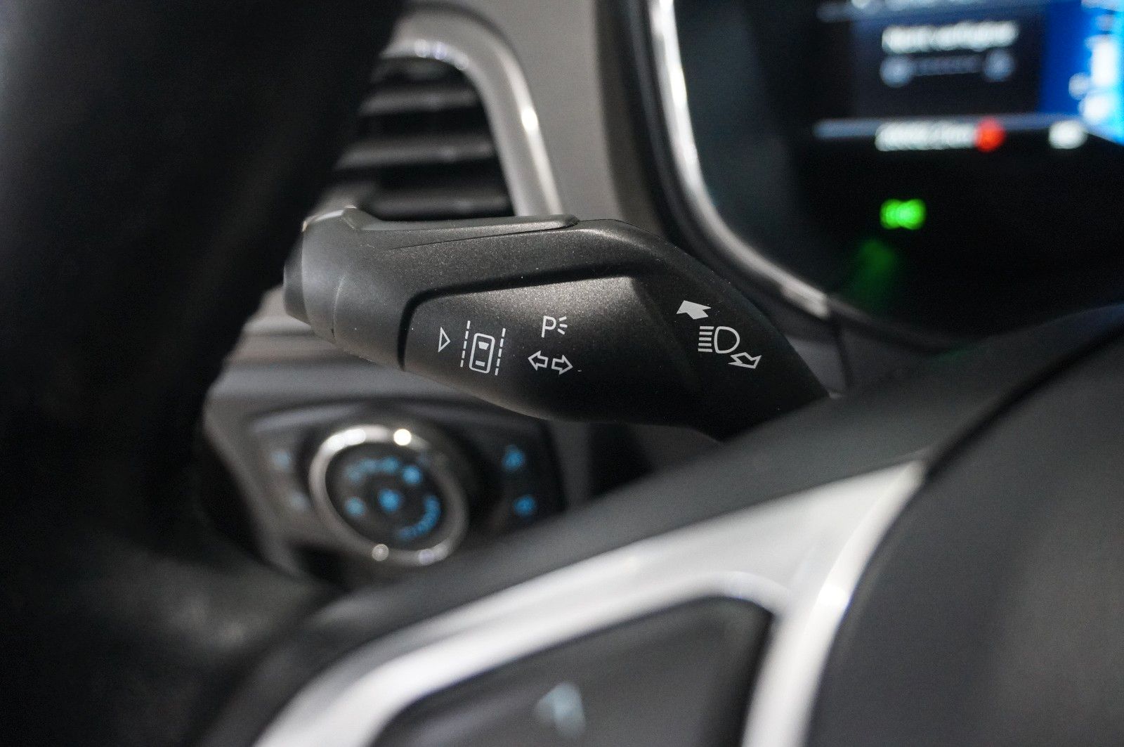 Fahrzeugabbildung Ford Mondeo Turnier 2.0 TITANIUM NAVI/LED/SPORT/DAB+