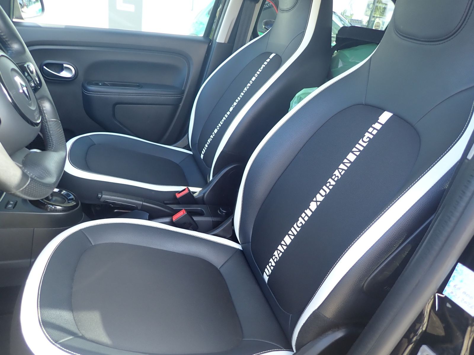 Fahrzeugabbildung Renault Twingo Urban Night Electric