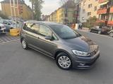 Volkswagen Touran Comfortline BMT/Start-Stopp - gebrauchte Vans in Fürth